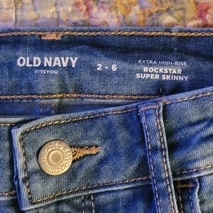 Old Navy Extra High-Rise Rockstar Jeans in Washed Blue